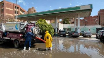 الصرف الصحي بالقاهرة: استمرار سحب مياه الأمطار بنطاق المحافظة