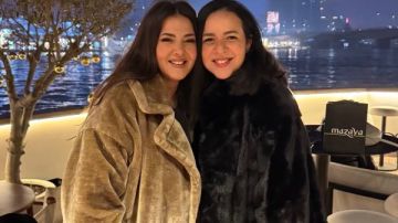 بحبك قوي وربنا يسعدك.. دنيا سمير غانم تهنئ شقيقتها إيمي بعيد ميلادها بحبك قوي وربنا يسعدك.. دنيا سمير غانم تهنئ شقيقتها إيمي بعيد ميلادها