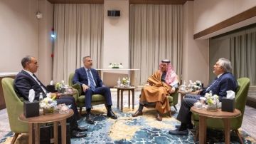 على رأسه مصر .. اجتماع رباعي دولي لبحث احتواء التوترات بالمنطقة على رأسه مصر .. اجتماع رباعي دولي لبحث احتواء التوترات بالمنطقة