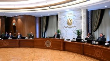 مدبولي: الحكومة تواصل المتابعة الدؤوبة لتداعيات الأحداث بالمنطقة واتخاذ الإجراءات لحماية استقرار الاقتصاد مدبولي: الحكومة تواصل المتابعة الدؤوبة لتداعيات الأحداث بالمنطقة واتخاذ الإجراءات لحماية استقرار الاقتصاد