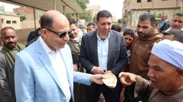 محافظ المنيا: لجان رقابية لضبط المخابز.. ولا تهاون مع المتلاعبين بقوت الشعب