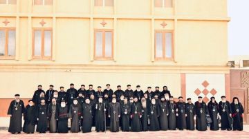 الأنبا مقار يلتقي كهنة الإيبارشية وأسرهم بالعاشر من رمضان الأنبا مقار يلتقي كهنة الإيبارشية وأسرهم بالعاشر من رمضان