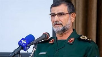 الحرس الثوري يعلن وفاة قائد بحريته متأثرا بجراحه الحرس الثوري يعلن وفاة قائد بحريته متأثرا بجراحه