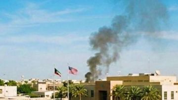 السفارة الأمريكية في الكويت لرعاياها: لا تخرجوا.. إلزموا منازلكم السفارة الأمريكية في الكويت لرعاياها: لا تخرجوا.. إلزموا منازلكم