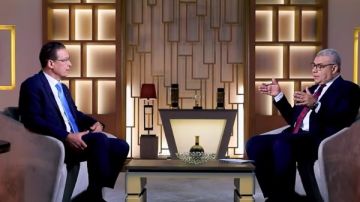 السفير عاطف سالم : قنصليتنا في إيلات تابعت السجناء والتجارة بين مصر وإسرائيل السفير عاطف سالم : قنصليتنا في إيلات تابعت السجناء والتجارة بين مصر وإسرائيل