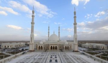 بث مباشر.. الرئيس السيسي يشهد صلاة عيد الفطر من مسجد الفتاح العليم