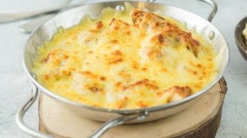 بخطوات سهلة.. طريقة عمل طاسة البطاطس بالجبنة في الفرن