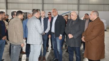 محافظ كفر الشيخ يتفقد مصنع أعلاف الأسماك بالمنطقة الصناعية بمطوبس صور