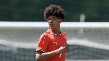 نجل كريستيانو رونالدو يخضع لاختبارات تمهيدا لانتقاله إلى ريال مدريد نجل كريستيانو رونالدو يخضع لاختبارات تمهيدا لانتقاله إلى ريال مدريد