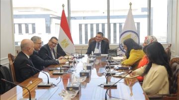 هيئة الشراء الموحد تبحث فرص التعاون وتوطين صناعة الدواء في مصر