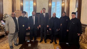 وفد من كنائس الظاهر وقيادات حي الوايلي يهنئون نائب محافظ القاهرة بالمنصب الجديد