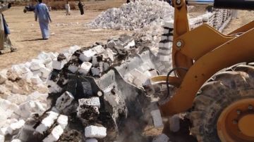 إزالة 336 حالة تعدى.. محافظ أسوان يوجه بتحرير محاضر إحالة للنيابة العسكرية في حالات إعادة البناء