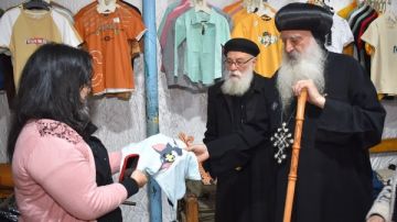 الأنبا بولا أسقف طنطا وتوابعها يفتتح معرض الملابس لدعم الأكثر احتياجا
