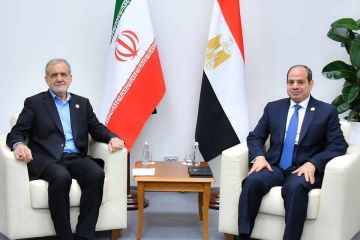 الرئيس الإيراني يهاتف السيسي الرئيس الإيراني يهاتف السيسي