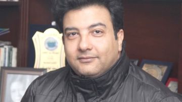 السيناريست وليد يوسف ينشر مشهدا من مسلسل مصطفى محمود السيناريست وليد يوسف ينشر مشهدا من مسلسل مصطفى محمود