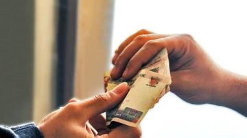 الفرق بين زكاة الفطر وزكاة المال والصدقة؟