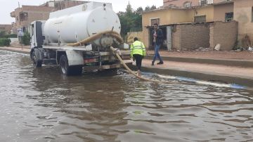 أمطار البحر الأحمر.. تحرك عاجل لسحب تجمعات المياه في رأس غارب