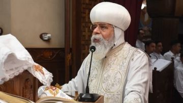 الأنبا تيموثاوس يرسم شمامسة جدد بالزقازيق .. صور