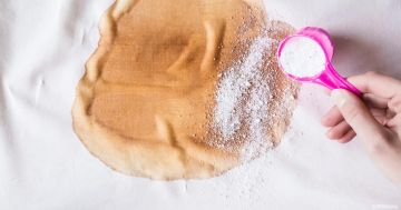 طرق سريعة لإنقاذ ملابس العيد من البقع العنيدة