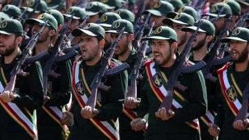 قائد الحرس الثوري: القواعد الأمريكية في الشرق الأوسط مدمرة