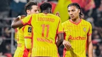 يهدد نزاهة المنافسة.. لانس يرفض تعديل موعد مباراته مع باريس سان جيرمان