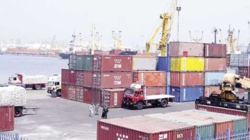 100 جنيه رسوم على سيارات المنطقة الحرة وفقا لقانون المرور