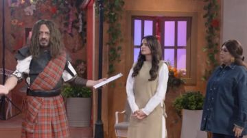 أيه إللي مدخلك فى الإنتاج.. خالد سرحان يمازح فيفي عبده في ألف ليلة وليلة