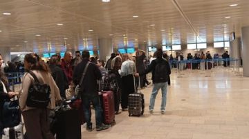 إسرائيل تشدد قيود السفر الجوي.. تقليص الرحلات والمسافرين وسط تصاعد التهديدات إسرائيل تشدد قيود السفر الجوي.. تقليص الرحلات والمسافرين وسط تصاعد التهديدات