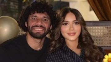 زوجة النني المغربية تحذف صورهما معا وتلغي متابعته