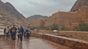 طقس مضطرب وأمطار غزيرة في سانت كاترين.. ورفع حالة الطوارئ القصوى بجنوب سيناء