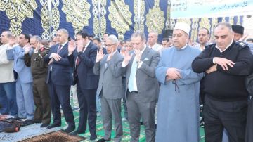 محافظ بني سويف يؤدي صلاة عيد الفطر: مناسبة سعيدة دافع لمواصلة مسيرة العمل والبناء