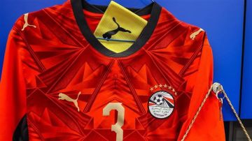 محمد هاني يرتدي شارة قيادة الفراعنة أمام إسبانيا في ودية برشلونة