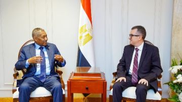 وزير التخطيط يبحث مع سفير السودان نقل الخبرات وتعزيز الشراكة وزير التخطيط يبحث مع سفير السودان نقل الخبرات وتعزيز الشراكة
