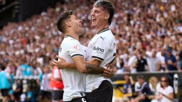 فالنسيا يقلب الطاولة على ديبورتيفو ألافيس 3-2 في الدوري الإسباني فالنسيا يقلب الطاولة على ديبورتيفو ألافيس 3-2 في الدوري الإسباني