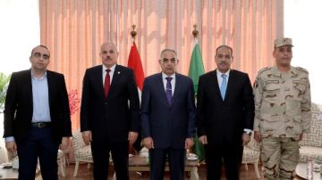 محافظ الإسماعيلية يستقبل المهنئين بعيد الفطر المبارك بديوان عام المحافظة