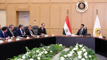 وزير الصناعة يفتح ملف مديونيات الغاز لمصانع السيراميك لدعم الإنتاج والصادرات