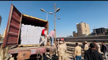 وصول 42 ألف كرتونة سلع غذائية مدعمة لتوزيعها على المستحقين بقنا وصول 42 ألف كرتونة سلع غذائية مدعمة لتوزيعها على المستحقين بقنا