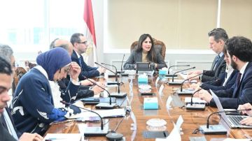 الإسكان والأوروبي لإعادة الإعمار يبحثان تعزيز التعاون في مشروعات البنية التحتية والمرافق الإسكان والأوروبي لإعادة الإعمار يبحثان تعزيز التعاون في مشروعات البنية التحتية والمرافق