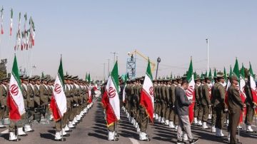 الجيش الإيراني يعلن استهداف منشآت عسكرية إسرائيلية ومطار بن جوريون في تل أبيب