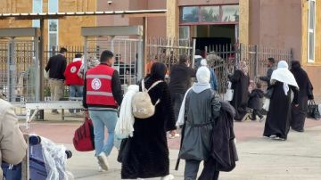 الهلال الأحمر يستقبل الدفعة 24 من المصابين الفلسطينيين