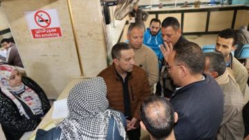 محافظ المنوفية يفاجئ مدرسة الشهداء الثانوية العسكرية بالزيارة ويحيل المدير للتحقيق محافظ المنوفية يفاجئ مدرسة الشهداء الثانوية العسكرية بالزيارة ويحيل المدير للتحقيق