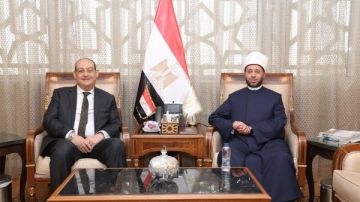 وزير الأوقاف يستقبل مساعد وزير الخارجية لبحث تعزيز التعاون المشترك وزير الأوقاف يستقبل مساعد وزير الخارجية لبحث تعزيز التعاون المشترك