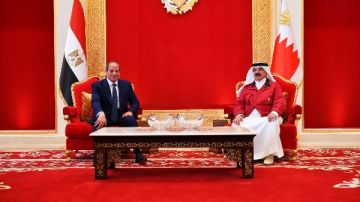 الرئيس السيسي يجدد دعم البحرين والسعودية ضد التهديدات الإقليمية ويؤكد: مصيرنا واحد الرئيس السيسي يجدد دعم البحرين والسعودية ضد التهديدات الإقليمية ويؤكد: مصيرنا واحد