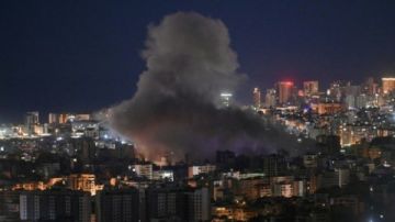 انفجارات تهز تل أبيب واندلاع حرائق قرب مطار بن جوريون انفجارات تهز تل أبيب واندلاع حرائق قرب مطار بن جوريون