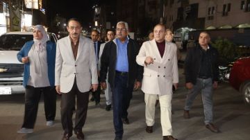 تحرير محاضر جولة مسائية لمحافظ سوهاج بحي شرق .. صور