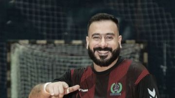 رئيس نادى بورفؤاد يروي اللحظات الأخيرة لفقيد كرة اليد أحمد شهده.. صور رئيس نادى بورفؤاد يروي اللحظات الأخيرة لفقيد كرة اليد أحمد شهده.. صور