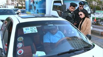 محافظ البحيرة تتابع إلتزام سيارات التاكسي والسرافيس بدمنهور