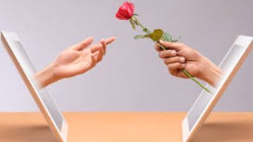 هل قلة التواصل تعني انتهاء الحب؟.. إشارات تحذيرية وطرق تعامل الزوجين مع الموقف هل قلة التواصل تعني انتهاء الحب؟.. إشارات تحذيرية وطرق تعامل الزوجين مع الموقف