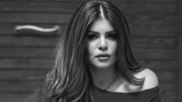 إطلالة جذابة لـ يمنى طولان تبرز أناقتها ورشاقتها