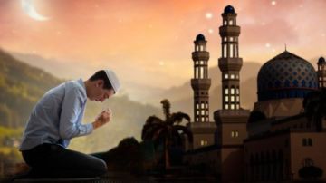 حكم الجثو على الركبتين عند الدعاء.. الإفتاء تجيب